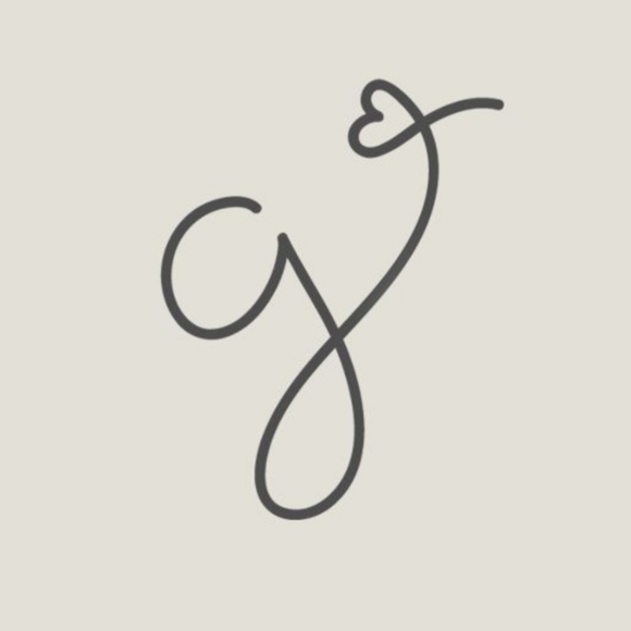 I will have a lot more clothes put up by tonight. The sizes will vary. - Picture 1 of 1